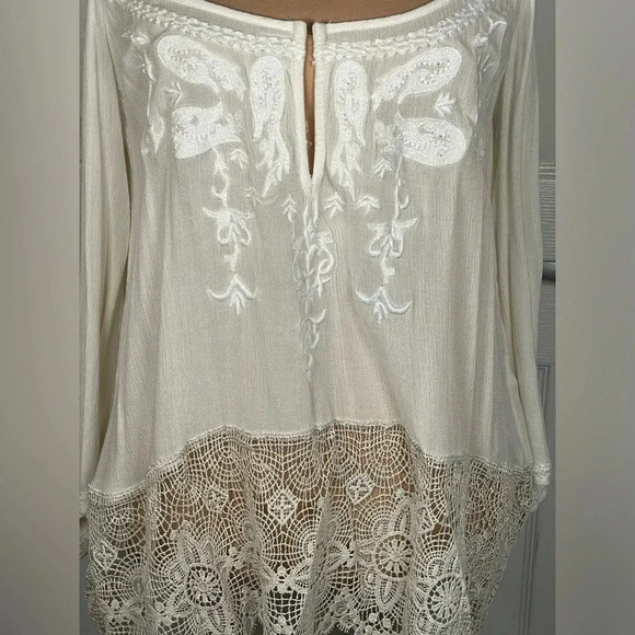 🤍‎ Ecoté Boutique Embroidered Lace Top Small - Picture 4 of 6